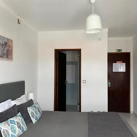 Dona Inês De Castro * Atouguia Da Baleia